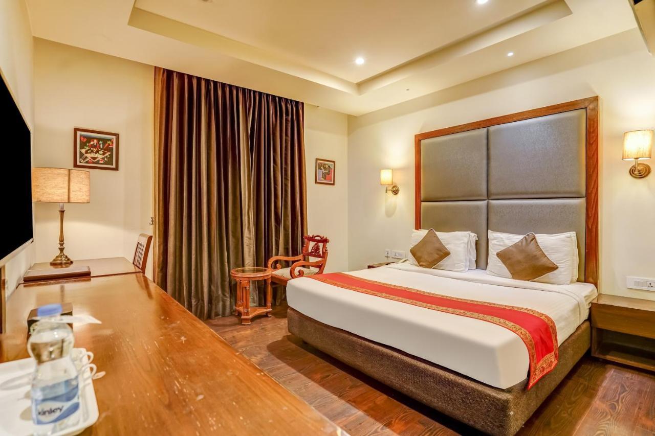 Townhouse 552Hotel Royal Court 贾朗达尔 外观 照片